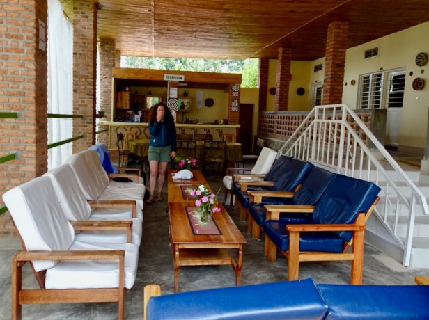 kinunu-guest-house-reception-area