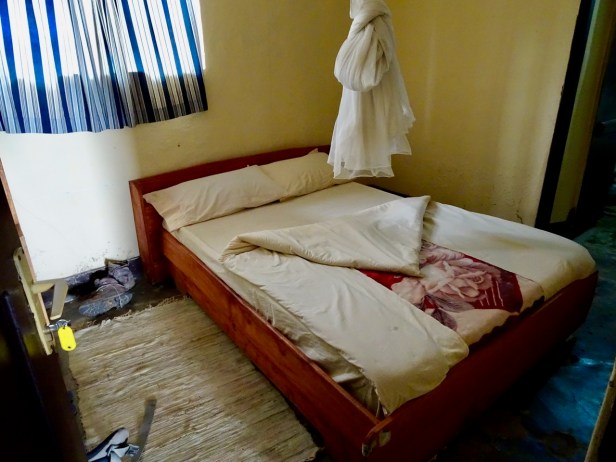 cyimbili-basecamp-room-with-private-bathroom