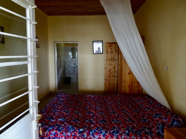 kinunu-guest-house-room-with-private-bathroom