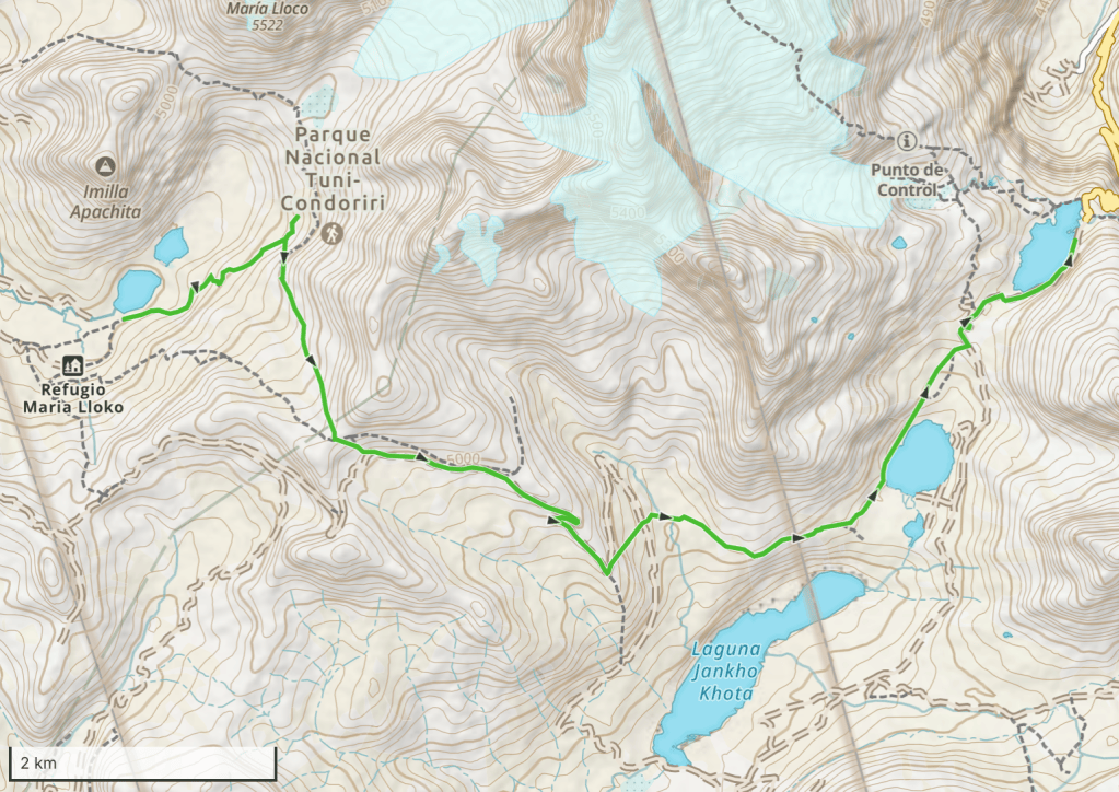 Topographic map of Parque Nacional Tuni-Corondiri showing hiking trails and notable locations, including Refugio María Llloko and Laguna Jankho Khota.