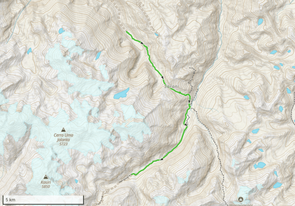 Topographic map showing the Sarani trail with contour lines and surrounding geographical features, including lakes and mountains.